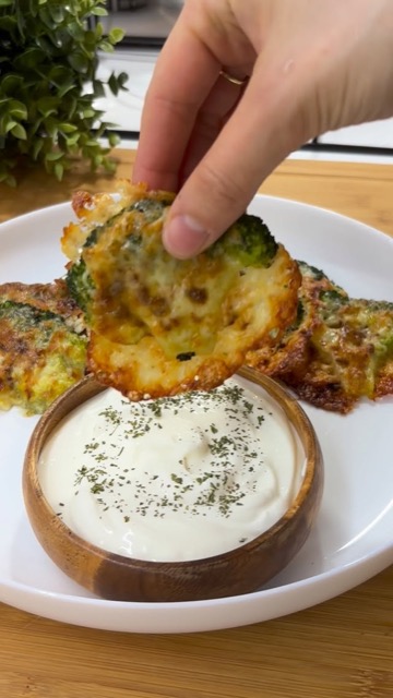 Crispy Broccoli and Cheese Bites